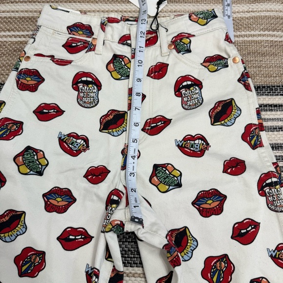 Wrangler Barrel 652 High Rise‎ Jeans Read My Lips Lip Print Cotton Size 25 x 31 - Picture 11 of 15